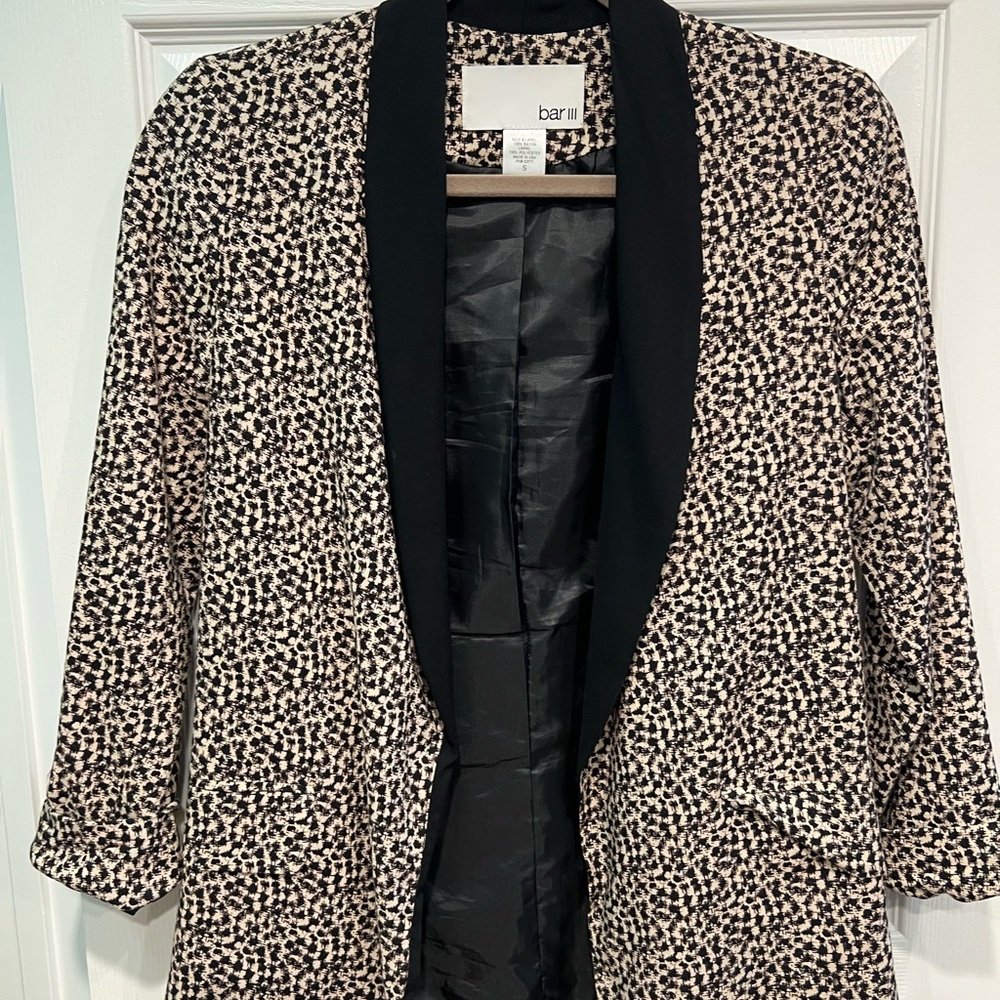 Bar III Black and Cream Patterned Blazer
